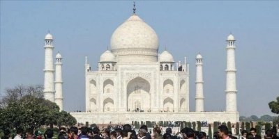 Jaipur to Agra Overnight Tour with Abhaneri Stepwell & Fatehpur