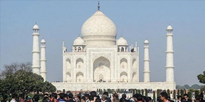 Jaipur to Agra Overnight Tour with Abhaneri Stepwell & Fatehpur