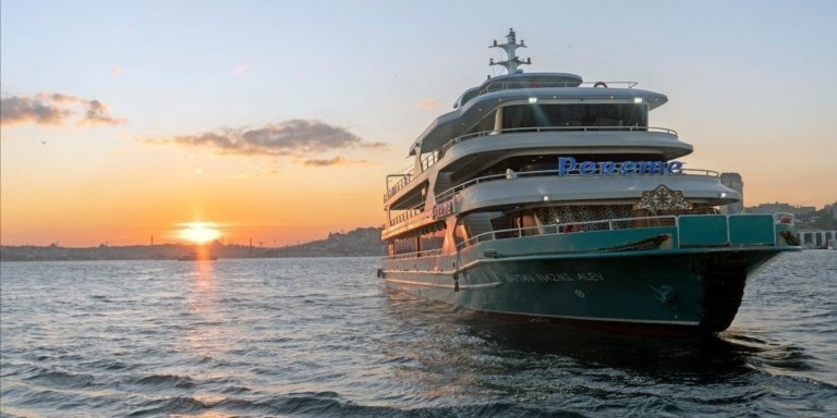 Bosphorus Dinner Cruise with Turkish Show