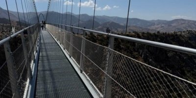 Zamin National Park Tour & Happiness Bridge Walk