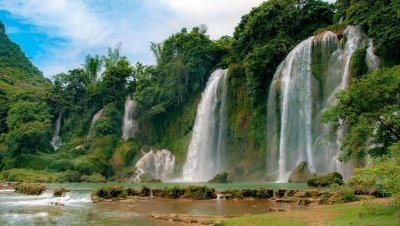 Mai Chau & Moc Chau 3-Day Cultural and Nature Tour from Hanoi