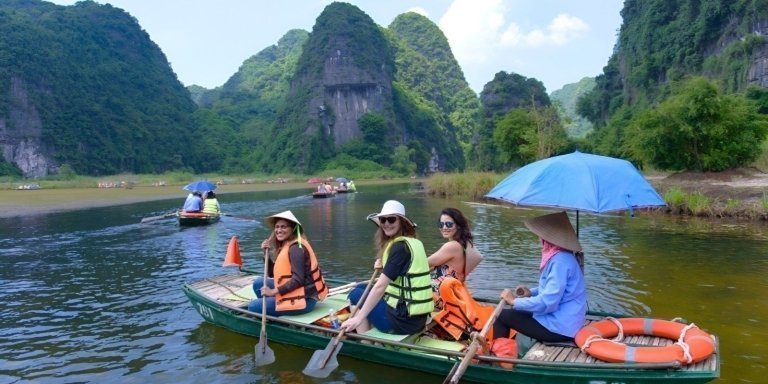 Trang An Boat Tour – Scenic River & Cave Adventure