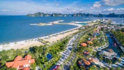 From Hanoi: Halong Bay 1 Day Tour: Cave, Kayak & Beach
