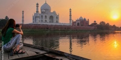 Mumbai to Agra One Day Tour: Taj Mahal & Agra Fort by Air