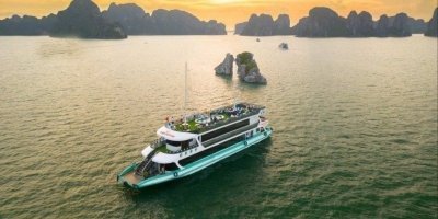 Deluxe Ha Long Bay Day Trip 6-Hour Buffet Cruise – Limousine Bus