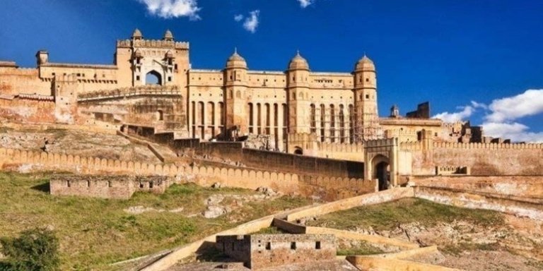 Jaipur:Amer Fort,Panna Meena(Stepwell) & Nahargarh Fort Tour