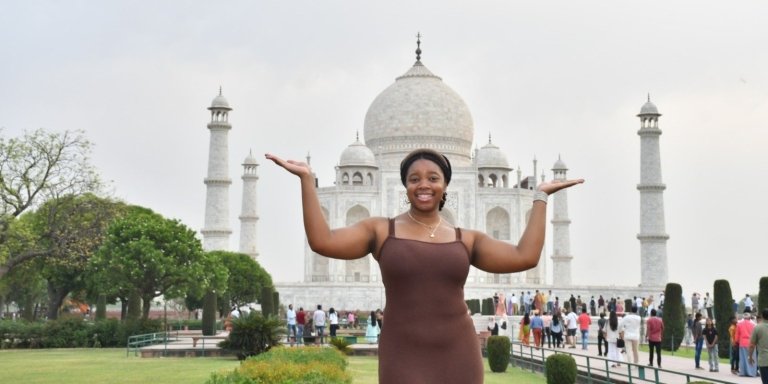 Agra: Taj Mahal Tour with Professional Photographer & Guide