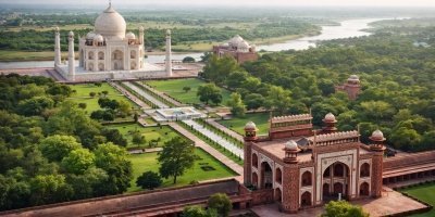 Premium Taj Mahal Day Tour from Delhi with 5-Star Lunch
