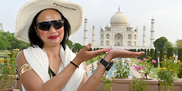 From Delhi: Taj Mahal & Agra Day Tour with Fatehpur Sikri.