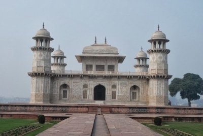 Agra: Skip-the-Line Taj Mahal, Agra Fort & Baby Taj Tour