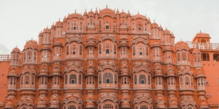 From Delhi: 2-Day Jaipur Deep Experience with Accommodation