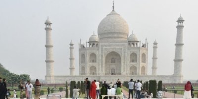 From Delhi: Luxury Taj Mahal Sunrise & Agra Fort Guided Tour
