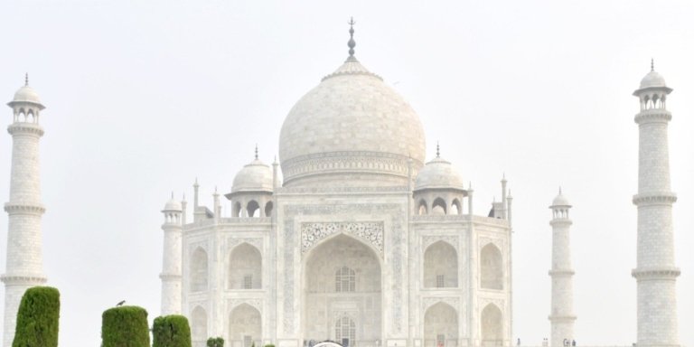 Hyderabad to Taj Mahal Day Tour with Return Flights