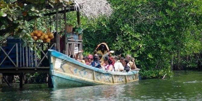 Kerala: Backwaters Nature & Houseboat Tour – 3 Nights/4 Days