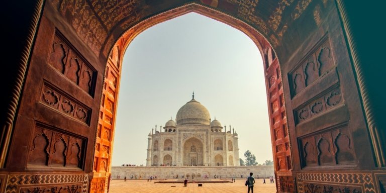 Historical Agra Day Tour: Taj Mahal, Agra Fort and Baby Taj