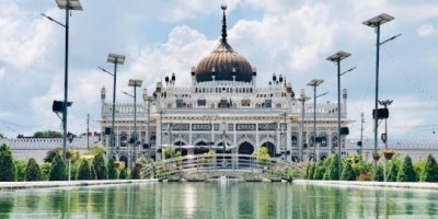 From Lucknow: 1 Day Tour With Private Car & Driver