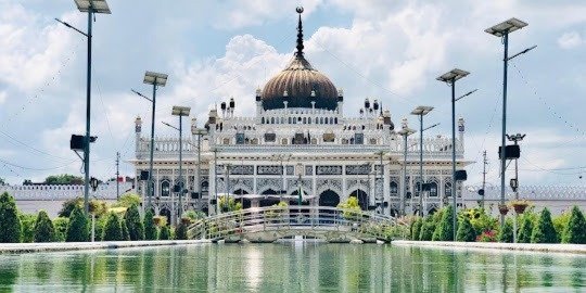 From Lucknow: 1 Day Tour With Private Car & Driver