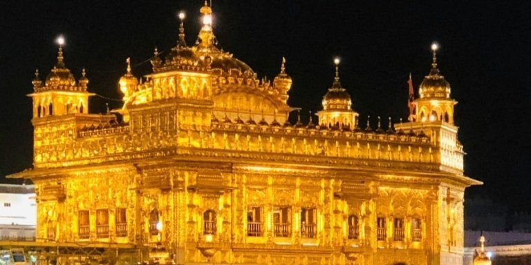 Amritsar: Golden Temple, Jallianwala Bagh, Wagah Border Tour