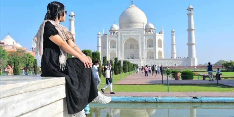 City of Tombs:Taj Mahal , Akbar’s Tomb & Baby Taj from Delhi