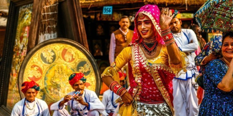 Jaisalmer: Jeep Safari, Camel Ride, Dinner and Folk Dance