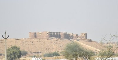 From Jaisalmer: Kuldhara and Khaba Fort Private Tour