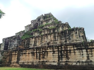Private One Day Trip-Pyramid Temple Koh Ker and Beng Mealea