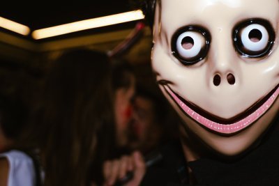 Porto: Halloween Pub Crawl 4 bars + 1 club & 7 Drinks