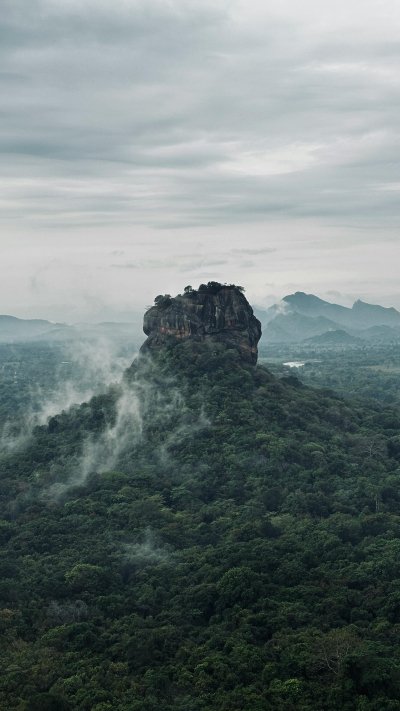 Around the Sri Lanka in 7 Days: Hills Beaches Nature, Wild Life