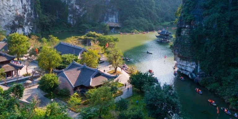 Discover Ninh Binh in Style – Exclusive Private Tour from Hanoi
