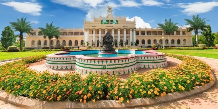 Bangalore to Cochin Natural & Cultural Sites Tour