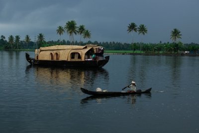 Bangalore to Cochin: South India Temples & Backwaters