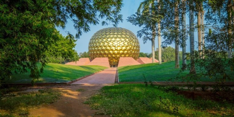 Bangalore to Kovalam South India Temple & Beach Tour