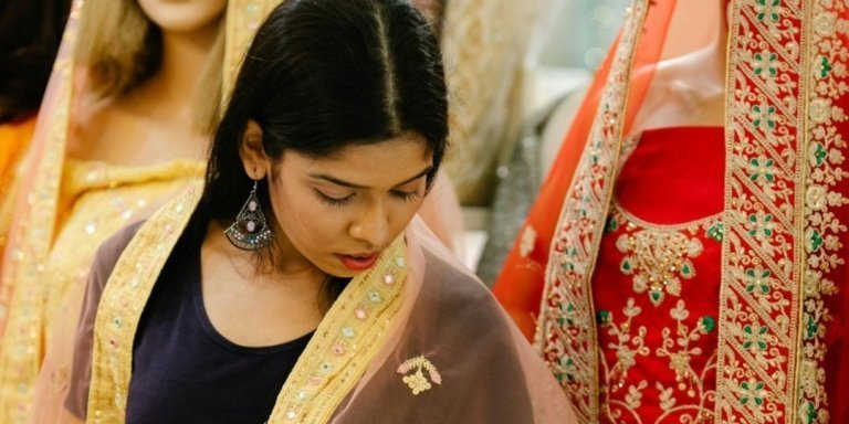 Delhi: Authentic Guided Shopping Experience with a Female Expert