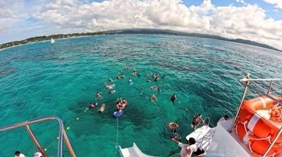 Red Whale Yacht - Ultimate Sunset Party Cruise