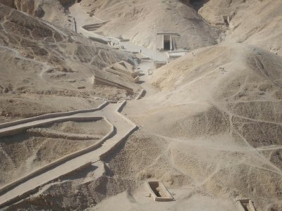 Luxor WestBank -A: Kings Valley– Hatshepsut Temple– Memnon Colossi