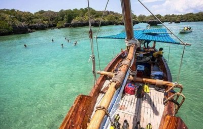 Safari Blue Zanzibar: Sandbank, Snorkeling & Seafood Lunch