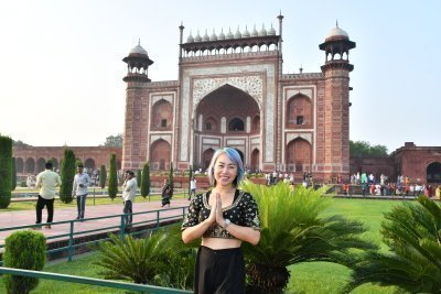 From Delhi: Sunrise Taj Mahal & Agra Fort Same-Day Private Tour