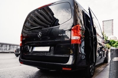 Lisbon to Porto Private Transfer With Sightseeing Stops