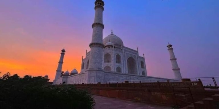 From Delhi : Taj Mahal Private Tour by Car