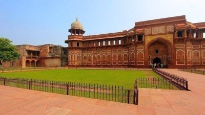 Taj Mahal & Agra Fort Tour From Delhi