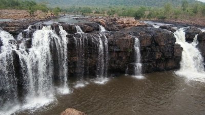 Must Visit Monuments, Caves & Temples Tour from Mumbai