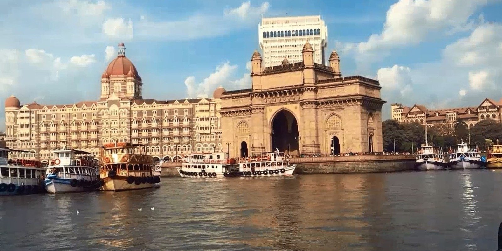 Must Visit Monuments, Caves & Temples Tour from Mumbai