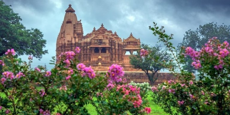 Grand Monuments & Temples in North India