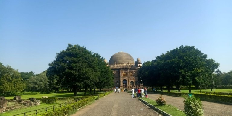 Hyderabad, Bijapur, Badami & Hampi Tour