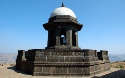 Mumbai to Indore Ancient Caves & Temples Tour