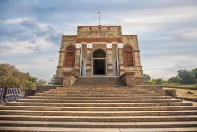 Mumbai to Bhopal Visit Ancient Caves, Temples & Mughal Monuments