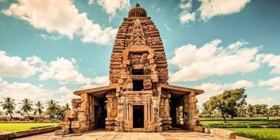 Hubli to Hampi, Bijapur, Badami & Goa Beach Tour