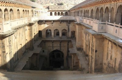 Neemrana Fort overnight Tour from Delhi