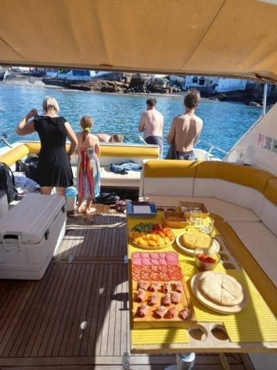 SkyLine Cruiser Motor Yacht - Shared Charter, 3 Hours Trip SkyLine Cruiser Motor Yacht - Shared Charter, 3 Hours Trip