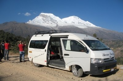 Lake 69 full day hiking tour in group - Huascaran National Park